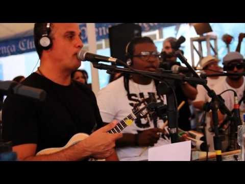 Samba do Trabalhador - Moacyr Luz E Samba Do Trabalhador Ao Vivo No Renacença Clube Todo dia você me avalia e diz que eu mudei Onde foi que eu errei? Tento fugir do meu samba você ...