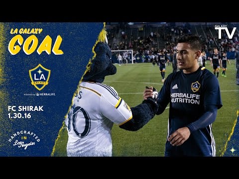 Video: GOAL: Jose Villarreal fires one in on the volley