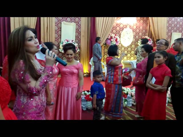 Film Anak Naburju | nia daniati menyanyikan lagu batak anak naburju Film Anak Naburju | nia daniati menyanyikan lagu batak anak naburju