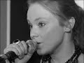 pr�sentation de la jeune chanteuse chlo� clerc.

venez la d�couvrir sur son site :

 www.chloe-music.com