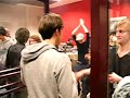 spontane party in der sparkasse berlin