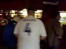 onze alain kan het niet laten om te dansen