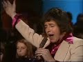 1973 medley rex gildo, tony marshall, heino & bernd cl�ver

1. rex gildo - fiesta mexicana
adio, adio mexico, ich komme wieder zu dir zur�ck
adio, adio mexico, ich gr�� mit meinem sombrero, te
quiero, ich habe dich so lieb.

hossa, hossa, hossa, hossa
fiesta, fiesta mexicana bald schon wird es hell 
denn der morgen ist nah.
und ich k�sse carmen sita, 
denn ich wei� die stunde des abschieds ist da.
weine nicht mu�, ich auch gehn, 
weil wir uns ja wieder sehn, 
bei einer fiesta, fiesta mexicana,
dann wird alles wieder so sch�n wie es mal war.

hossa, lalalalala... hoho
fiesta, fiesta mexicana 
bald wird wieder alles so sch�n,
ja du wirst sehn, 
darum bin ich bald wieder da.
hossa, hossa, hossa, hoho

2. tony marshall - junge die welt ist sch�n
welcher junge tr�umt nicht davon
in new york zu sein
oder auf hawaii oder in shanghai.
m�dels gibt es �berall
doch nirgends auf der welt
kann es wie zu hause sein.

junge die welt ist sch�n
hast du sie schon gesehn?
pack nur dein r�nzel
denn jedem echten jungen
sollte fremder wind mal
um die nase wehn.

junge die welt ist sch�n
mutter wird dich verstehn
sie wei�, es kommt der tag
und es wird dich wieder
nach hause ziehn,
sie wei�, es kommt der tag
und es wird dich wieder
nach hause ziehn.

3. heino - blau bl�ht der enzian
ja, ja, so blau, blau, blau bl�ht der enzian,
wenn beim alpengl�hn wir uns wiedersehn.
mit ihren ro-ro-ro-roten lippen fing es an,
die ich nie vergessen kann.

ja, ja, so blau, blau, blau bl�ht der enzian,
wenn beim alpengl�hn wir uns wiedersehn.
mit ihren ro-ro-ro-roten lippen fing es an,
die ich nie vergessen kann.

ja, ja, so blau, blau, blau bl�ht der enzian,
wenn beim alpengl�hn wir uns wiedersehn.
mit ihren ro-ro-ro-roten lippen fing es an,
die ich nie vergessen kann.

4. bernd cl�ver - der kleine prinz
der kleine prinz, der die heimlichen tr�nen z�hlt, 
schaut in dein herz, und es ist wie ein buch, das er lie�t.
doch wenn er sieht, da� du ohne ihn gl�cklich bist, 
geht er ganz leise fort und wird erinnerung.

und ein engel, der sehnsucht hei�t,
steht am fenster und schaut dich an, 
und er tr�umt mit dir, und er weint mit dir.
und ein atemzug der liebe streift die herzen, die ihn sehn.
in der dunkelheit erstrahlt sein stern f�r die, die ihn verstehen.

und ein engel, der sehnsucht hei�t,
steht am fenster und schaut dich an, 
und er tr�umt mit dir, und er weint mit dir.
