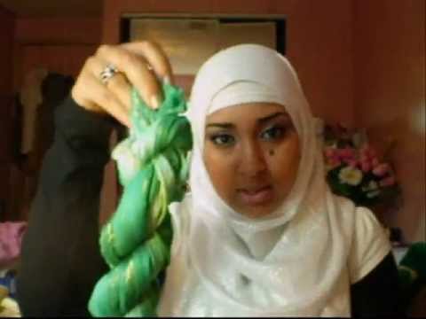 how to organize scarves