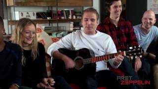 Fret Zeppelin teaches guitar with the aid of LEDs