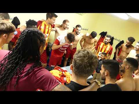 Et il se passe quoi dans un vestiaire quand les joueurs ont gagné ?