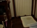 Nisha mostrando o que apronta quando os papais saem de casa...