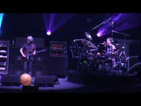 how to get to msg by train