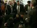 Shoes thrown at Bush - The ULTIMATE insult! (Subtitles and Slow Motion) Shoes thrown at Bush - The ULTIMATE insult! (Subtitles and Slow Motion)