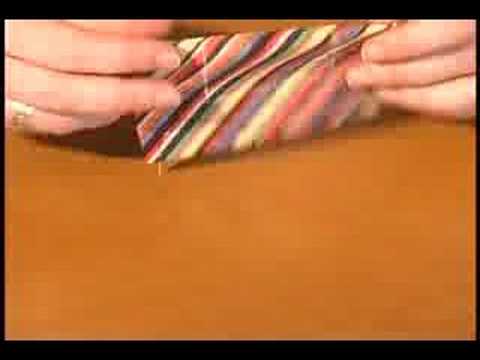 how to attach luggage tags to suitcase