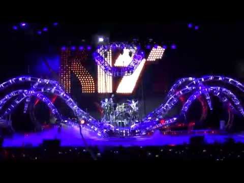WATCH: Opening Night of KISS Tour