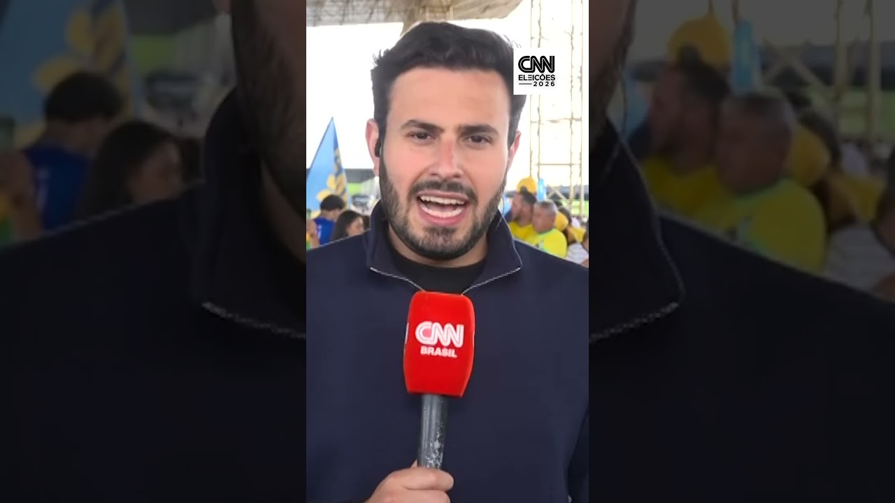 Flávio Bolsonaro participa de motocarreata em SP na véspera do 1° turno