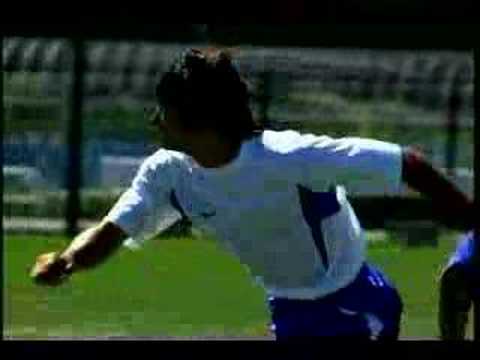 Keiji Tamada en un spot publicitario para la marca 