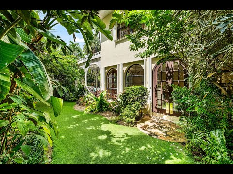 ANNE BONNY CRESCENT - CLASSIC COLONIAL WITH OUTDOOR ENTERTAINING