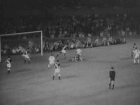 Milésimo gol de Pelé - de penalti