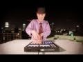 Jeremy Ellis performing on Maschine