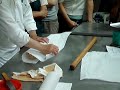 老師示範捲瑞士捲