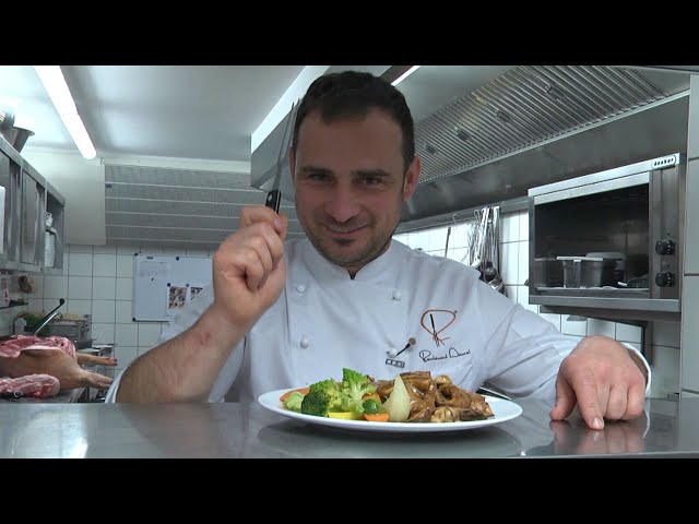 Geschnetzeltes aus dem Filet vom Eichelschwein mit Kartoffelrösti und Gemüse