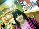 hahahaha aqi en divercia y asi salen personas bn famosas :b... la famosa jessica npa 
n___n    ... preguntando
eres emo???