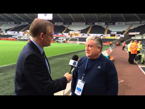 Pitchside build-up with Ronny and Darren