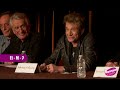 johnny hallyday � la tour eiffel - le mensuel johnny hallyday en conf�rence de presse et en concert priv� au premier �tage de la tour eiffel � paris le 3 d�cembre 2011. pr�sentation de sa tourn�e mondiale 2012 avec en premi�re partie, louis bertignac.