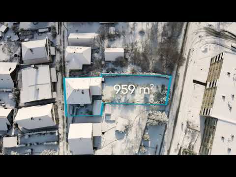 Video Prostorný rodinný dům s dvěma byty, s udržovanou zahradou v centru Rokytnice v Orlických horách