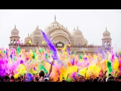 Serunya Festival Lempar Bubuk Warna di India 32