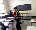 botto assurdo in classe