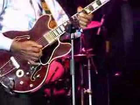 Chuck Berry - Johnny B Goode