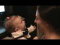 videos de Annabelle Eating Mommy's Nose 11-11-08.mpg