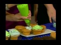 Decorating 101 from the Cupcake Girls