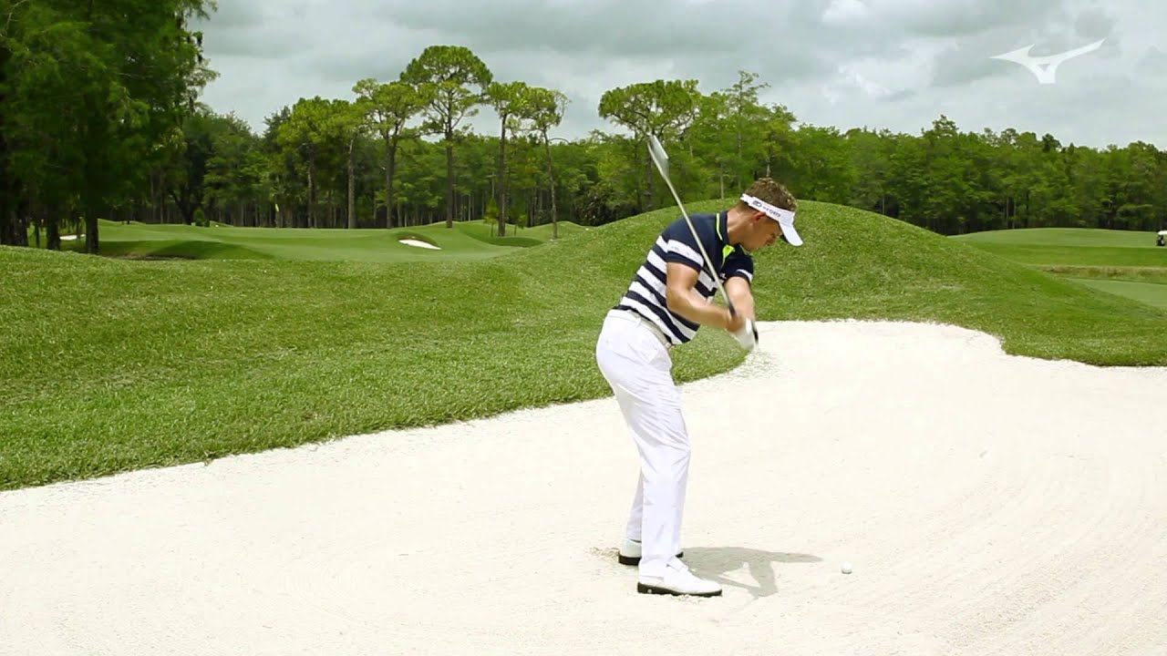 Luke Donald laat zie hoe je goed uit een fairway bunker komt!