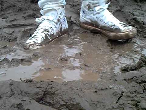 how to clean muddy converse