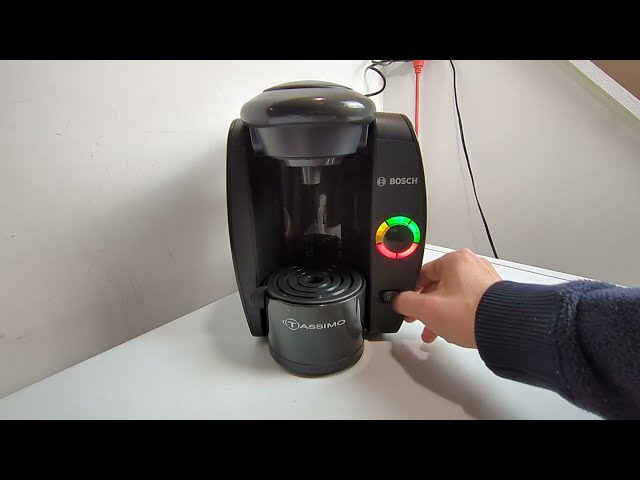 Bosch Tassimo Single Serve Coffee Maker TAS1000UC/01 in Coffee Makers in City of Toronto