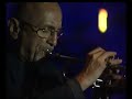 quartet de jazz m�lodique polonais, avec tomasz stanko � la trompette marcin wasilewski au piano, slawomir kurkiewicz � la contre basse et michal miskiewicz � la batterie