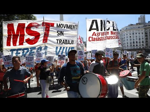 Gegen Stellenabbau: Argentiniens Beamte gehen auf die ...