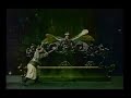 Pequeño cortometraje de fantasía con explosión de color. El método de colorear los fotogramas se llamaría posteriormente Pathé Color, pero fue ideado, en realidad, por el español Segundo de Chomón, y consistía en pintar manualmente las escenas fotograma a fotograma. Junto con Les Kiriki [http://www.youtube.com/watch?v=OoV0cV3fwIQ] ésta es una de los primeros films que emplean en toda su longitud esta técnica, por lo demás muy costosa y que a los pocos años fracasaría.Ficha IMDB [http://www.imdb.com/title/tt0171720/]