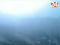 Išla sam u trgovinu i iznenadila se kako je magla gusta. Moram priznati da takvu maglu nisam u životu doživjela, kaže naša citateljica Doris Vlah, koja je fotografiju snimila u ponedjeljak u Opatiji. Dodaje kako je vidljivost bila svega nekih 50 metara.- Ne vidi se more ni plaža. Baš je to vrijeme cudno. Mi zaista nismo navikli na maglu. Ujutro sam mislila da ce se dici, no to se nije dogodilo. Ipak, malo se probija sunce - objašnjava Vlah.U Državnom hidrometeorološkom zavodu kažu da bi magla mogla potrajati cijeli dan. Gusta magla tijekom ponedjeljka i utorka iznenadila je i naše citatelje u Dubrovniku. Goran Tomaši iz Nove Mokošice rekao je da je takva magla prava rijetkost pa ju je odlucio zabilježiti i dokumentirati.