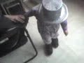 hugo dans son delire avec son chapeau et sa tete de mule,il a vol� les chaussures de maman (lol)