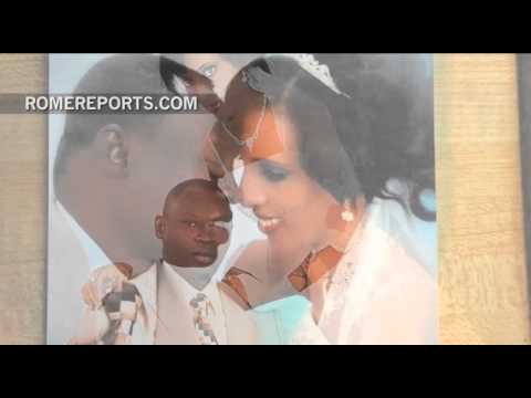 meets - http://en.romereports.com The Vatican confirmed that Pope Francis met with the Sudanese woman who faced the death penalty for being Christian. Upon her arrival, Meriam Ibrahim was welcomed...