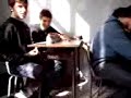 vincenzo mette della colla nell'orecchio di tintocchia!