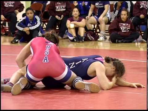 women wrestling