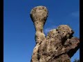 Figuras caprichosas talladas en las rocas por la erosión, cerros y montañas, de la Patagonia Argentina - San Martín de los Andes