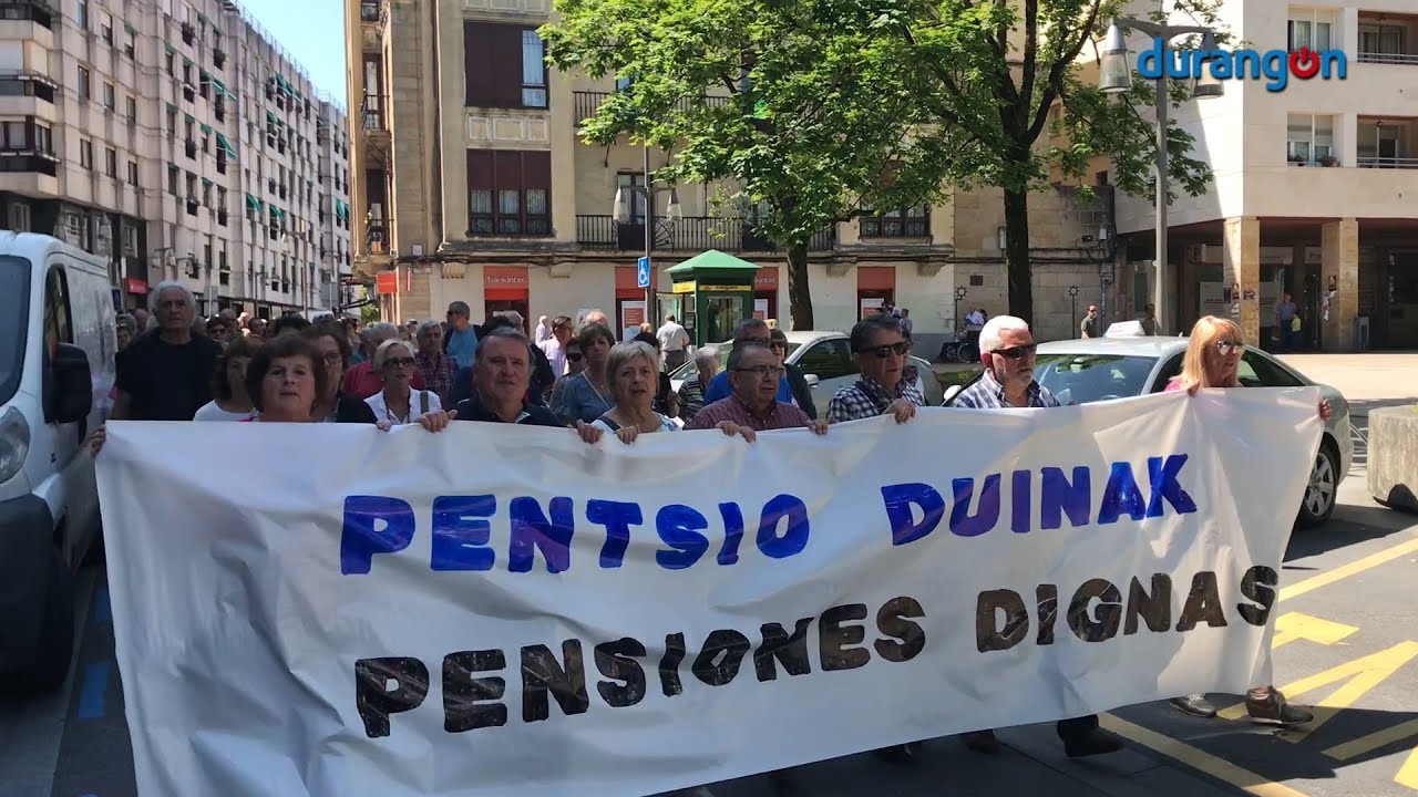 Los pensionistas intensifican sus protestas con una manifestación que ha recorrido Durango