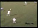 jogador de excelente pegada e lançamentos.