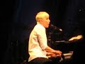 Annie Lennox sings WHY @ peace one day SEPT 21