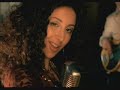 lynda thalie, �crit, compose, chante, bouge et charme avec un style qui lui est propre. qu�b�coise d'origine alg�rienne, elle respire l'exotisme, l'authenticit� et la sensualit�, puisant � m�me ses racines et sa personnalit� toute son unicit�. jeune femme accomplie � la voix distinctive, lynda thalie marie les rythmes modernes d'afrique du nord et du moyen-orient � des rythmes nord-am�ricains. elle d�peint et refl�te avec gr�ce la nouvelle r�alit� qu�b�coise : diversifi�e, riche et ouverte.