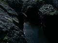 Atlantik-Klippen Irlands, County Kerry. Da fliegt der Stein!