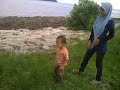 Aiman di tepi laut