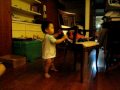 20091019 小岳跟小姑婆玩歪歪頭遊戲 :P